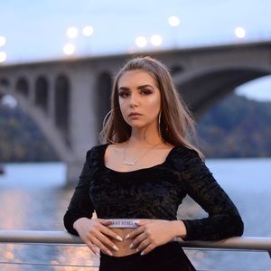 Meet your Posher, Laura